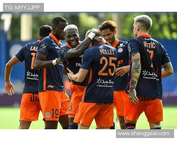 费伦茨与莫斯科的激烈对决揭示足球战术的精彩博弈与团队精神