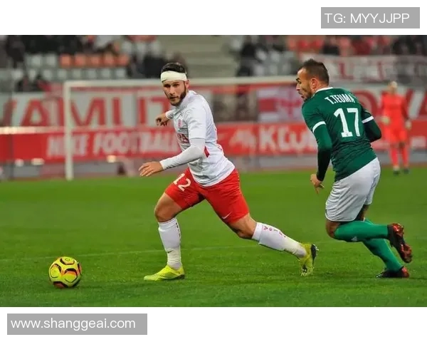 莫迪纳摩与喀山红宝石的精彩对决揭示足球战术与团队合作的魅力